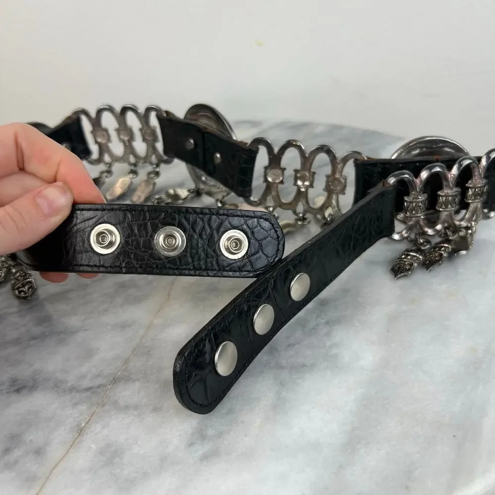 Vintage Women's Black & Silver Tone Medallion Hanging Charm Western Belt (XS/S)